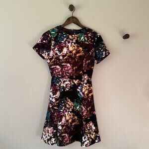 WHO WHAT WEAR EDGY MULTICOLORED SHORT SLEEVE FLORAL SKATER DRESS SIZE XS